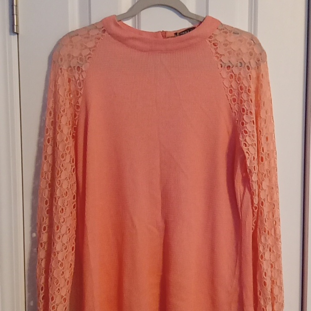 Elegant Lace Sleeve Women's Sweatshirt in Peach - Picture 1 of 5